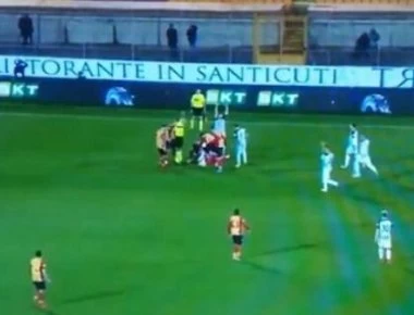 Βίντεο: Σοκαριστικός τραυματισμός σε ποδοσφαιρικό αγώνα στην Ιταλία